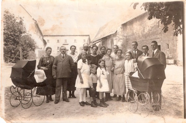 Batzenhof 1925 anno dazumals auf dem Bauernhof Landwirtschaft © Hannes Schleeh