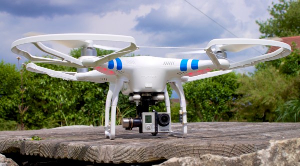 Multikopter mit GoPro Kamera für Luftaufnahmen